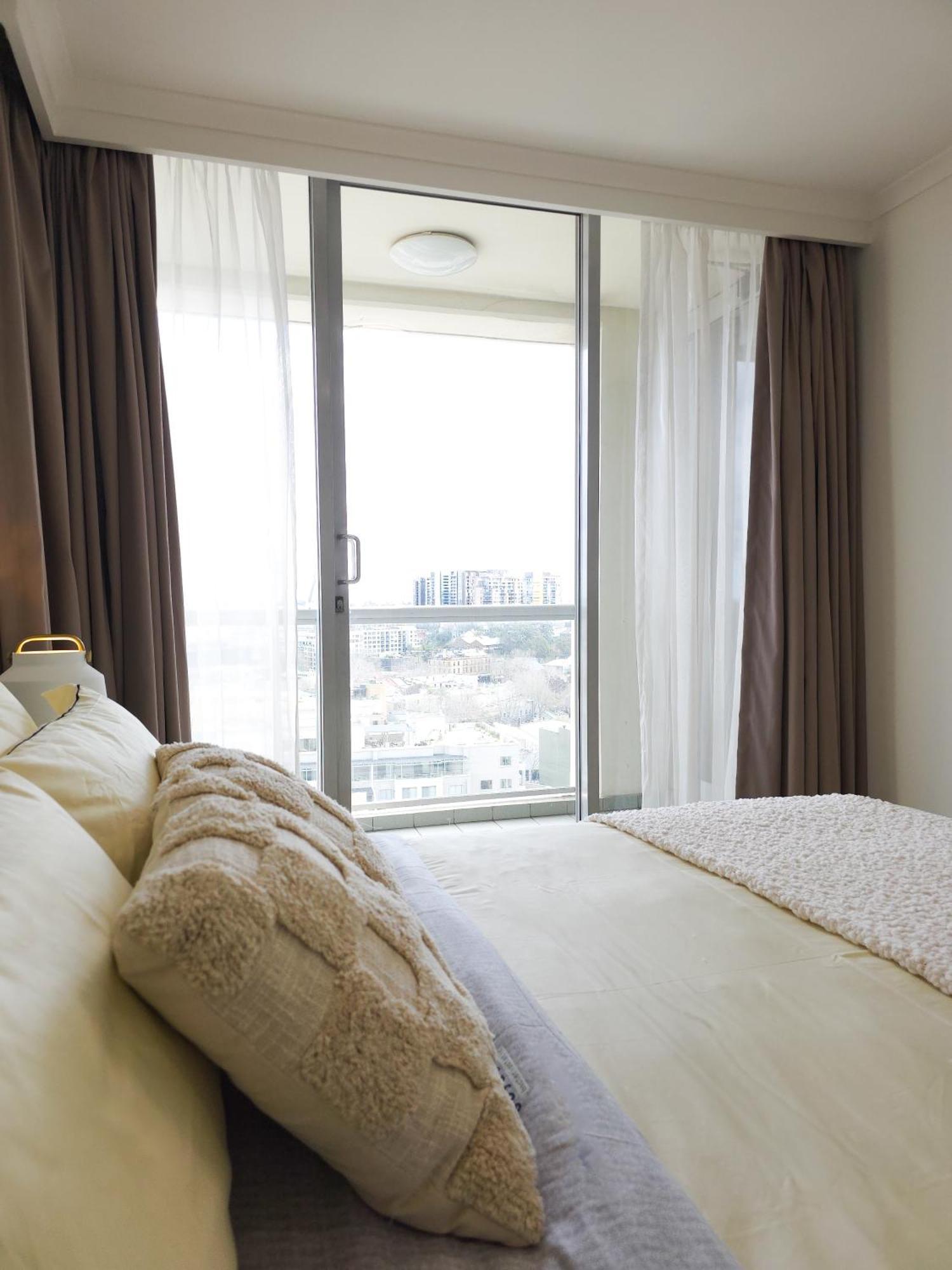 Chic Darling Harbour Oasis In The Heart Of Sydney, 2br 2ba, Resort-style Amenities Apartment